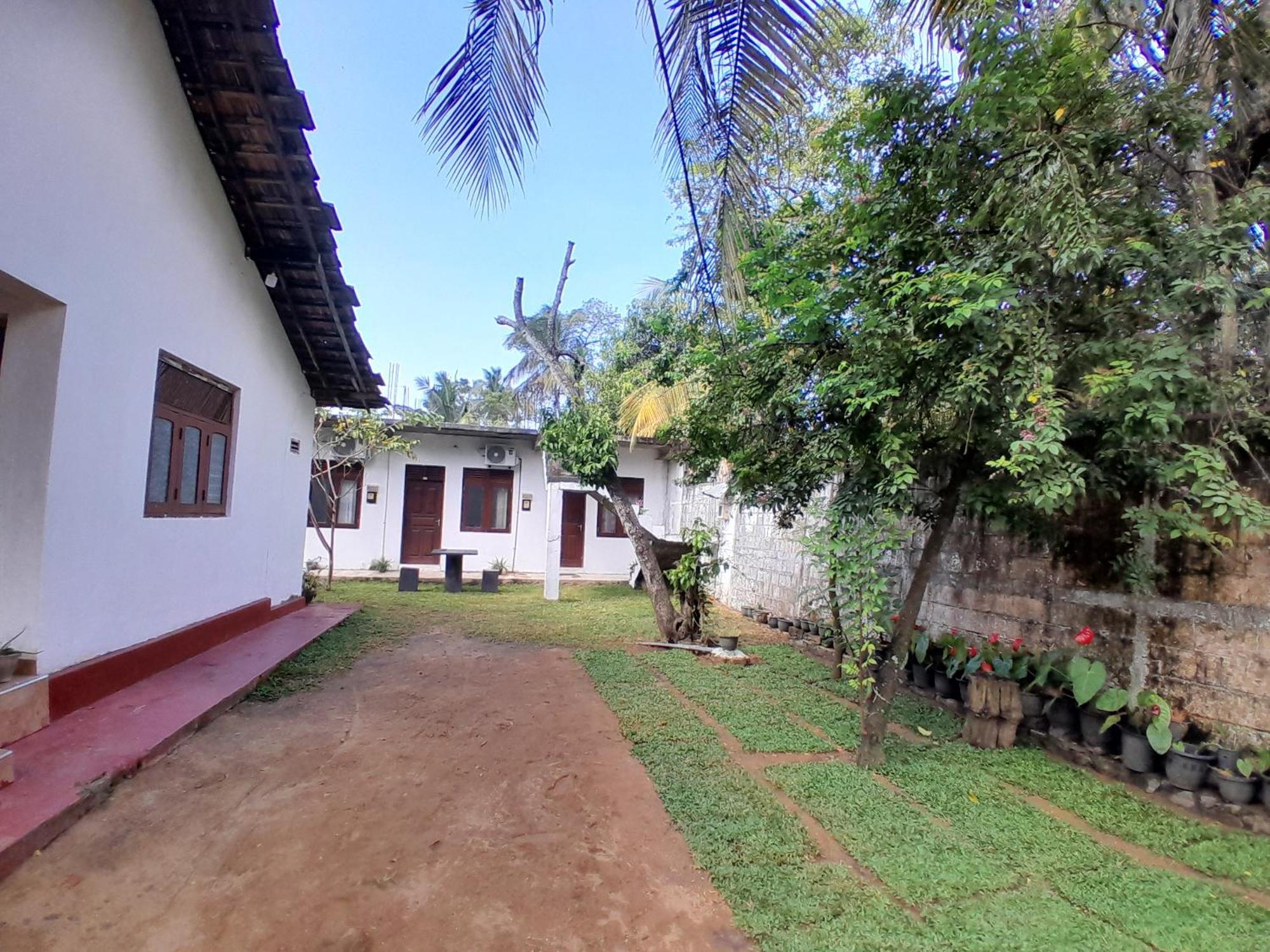 Villa 64 Katunayaka Exterior foto