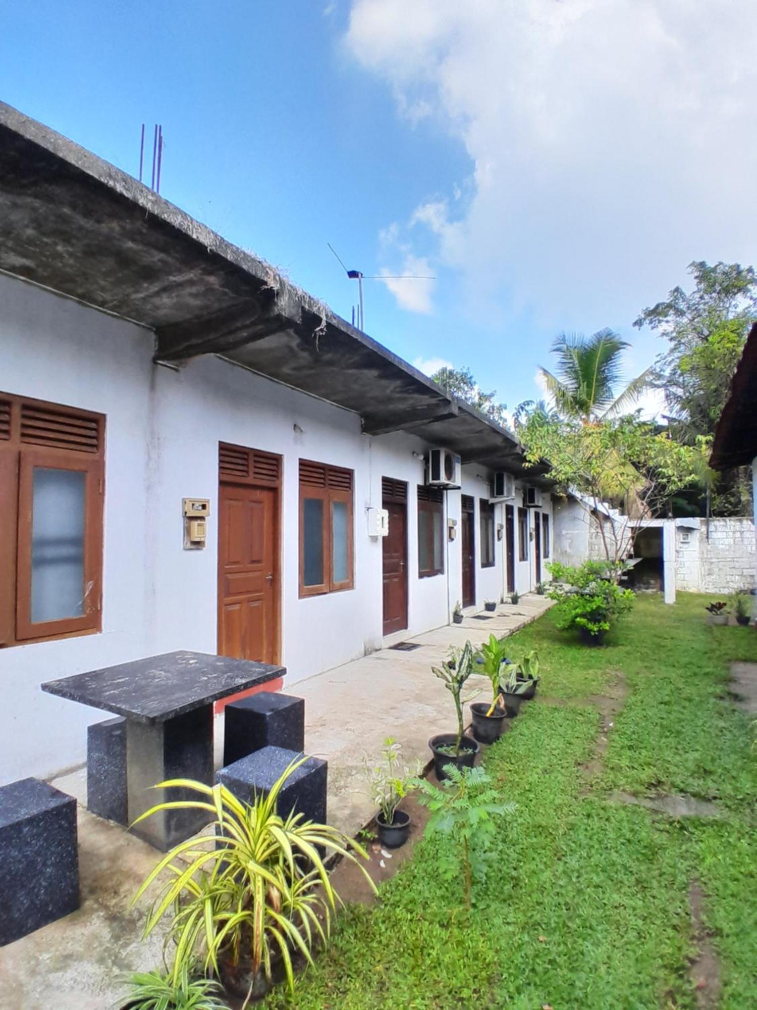 Villa 64 Katunayaka Exterior foto